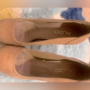 Aldo high heels for sale. Size 7.5 used great for weddings &business meetings.